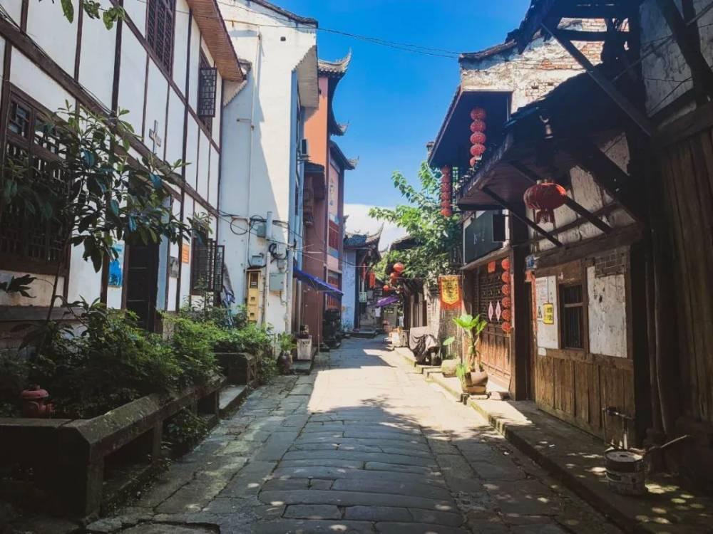逃离废弃的城堡